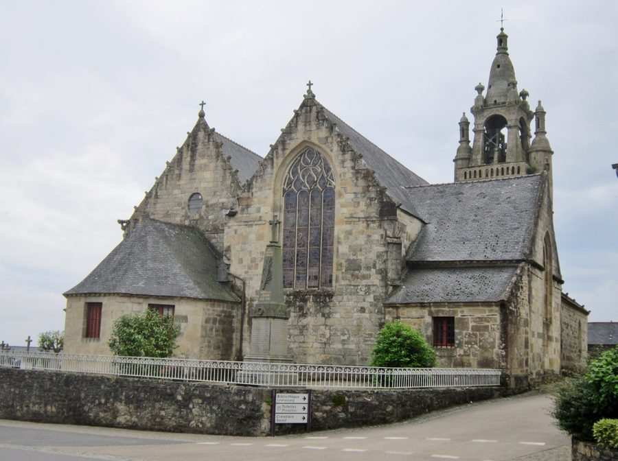 Église paroissiale Saint-Pierre d’Irvillac vue du sud-est