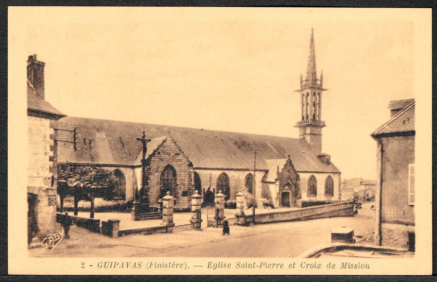 L'église Saint-Pierre et la Croix de Mission à Guipavas