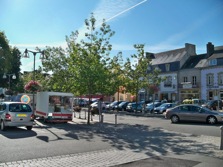 Place centrale du bourg de Bannalec dans le Finistère