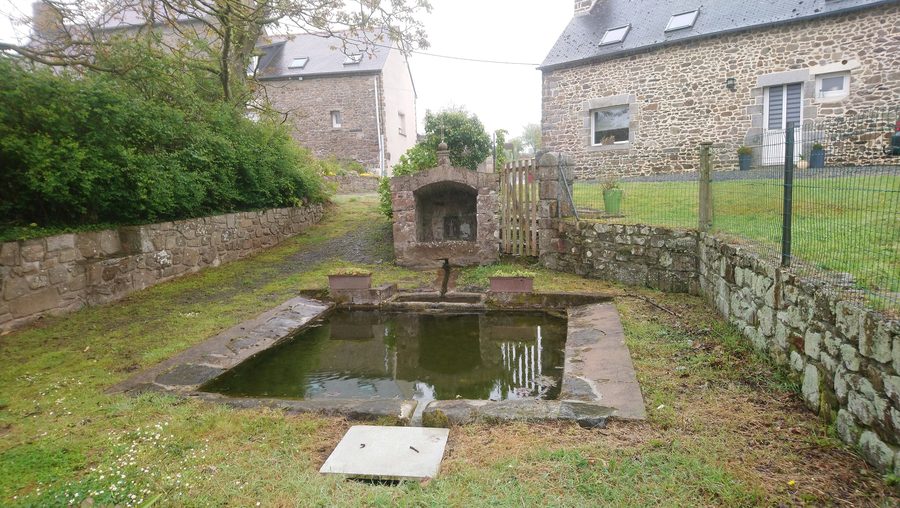 Fontaine-lavoir Saint-Rivily à Trégueux