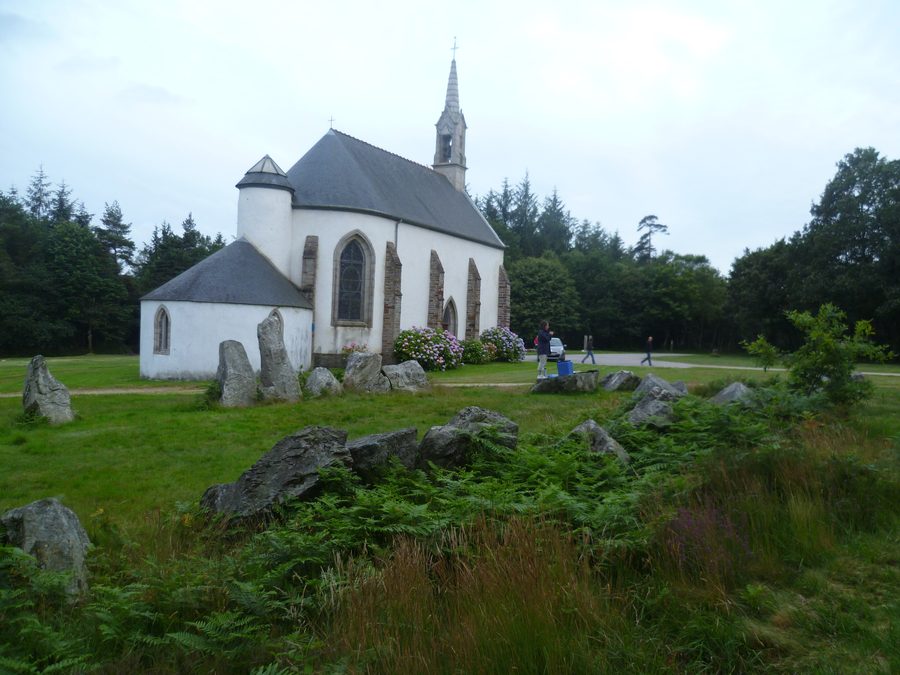 Detailansicht der Chapelle Notre-Dame de Lorette in Le Quillio, Côtes-d’Armor