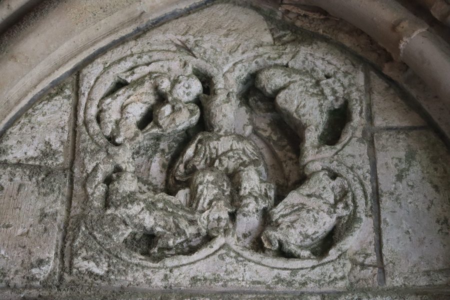 Kleines Portal der Kathedrale Saint-Samson in Dol-de-Bretagne
