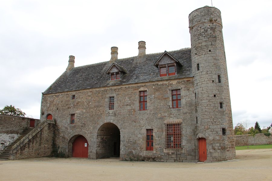 Manoir de la Grand’Cour in Taden, ein historisches Herrenhaus aus dem 14. Jahrhundert