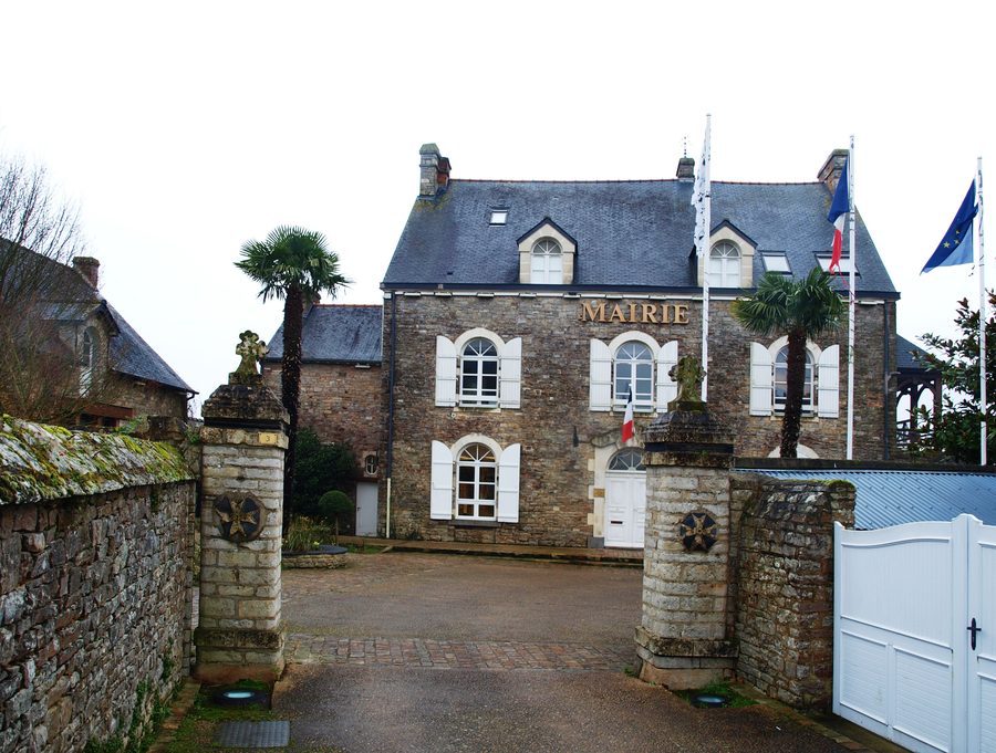 Rathaus von Bourg-des-Comptes im Département Ille-et-Vilaine
