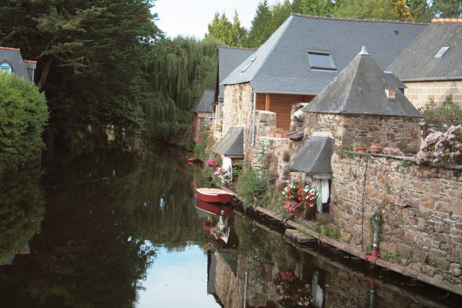 Quais du Trieux et lavoirs historiques à Pontrieux, dans les Côtes-d’Armor