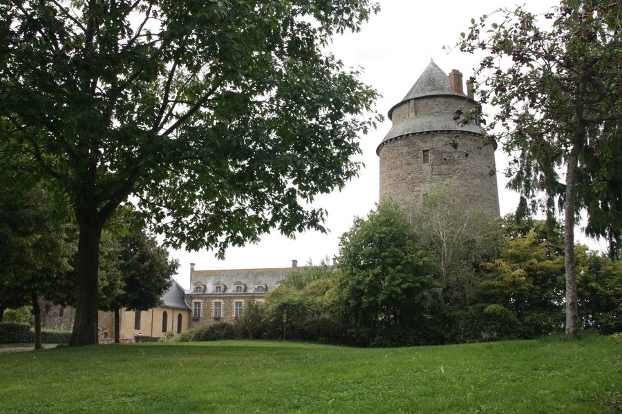 Donjon du Château de Châteaugiron et de l'hôtel de ville