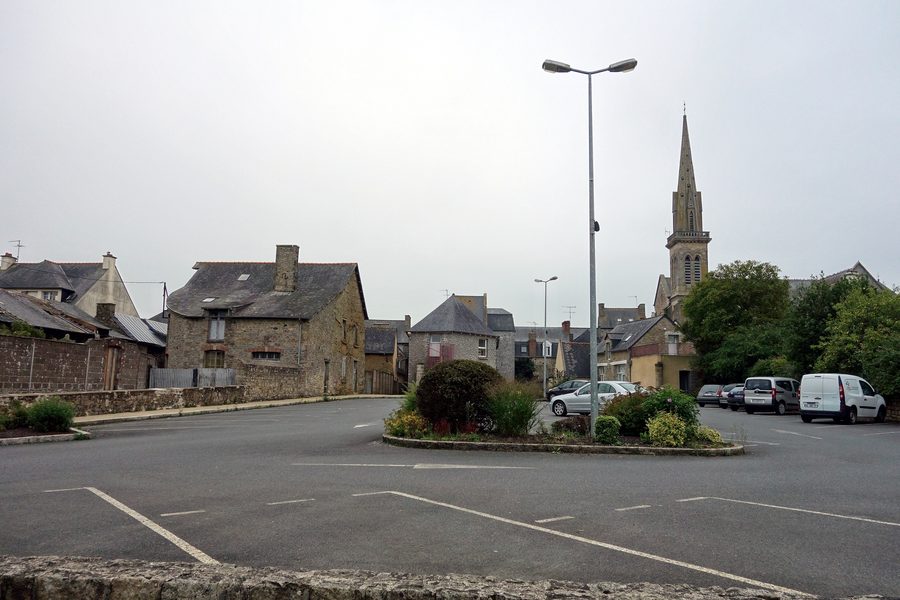 Place Jean-Louis Labbé à Broons, dans les Côtes-d'Armor