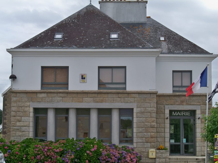 Rathaus der Gemeinde Sainte-Hélène im Morbihan