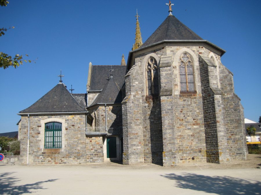 Arrière de l’église de Thorigné-Fouillard en Ille-et-Vilaine, France