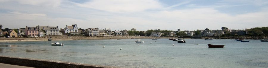 Argenton (en Landunvez) : vue générale de la plage et du hameau.