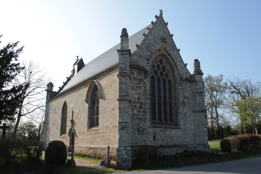 Chapelle Sainte-Anne du XVIe siècle à Saint-Dolay, vue du nord