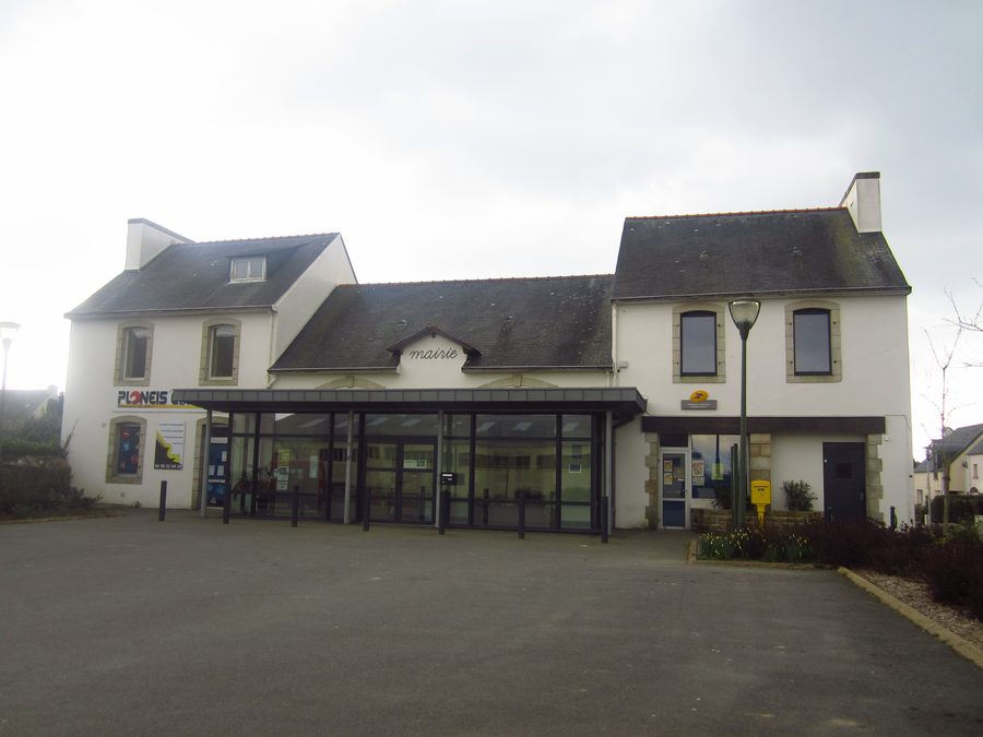 Town Hall of Plonéis, Finistère