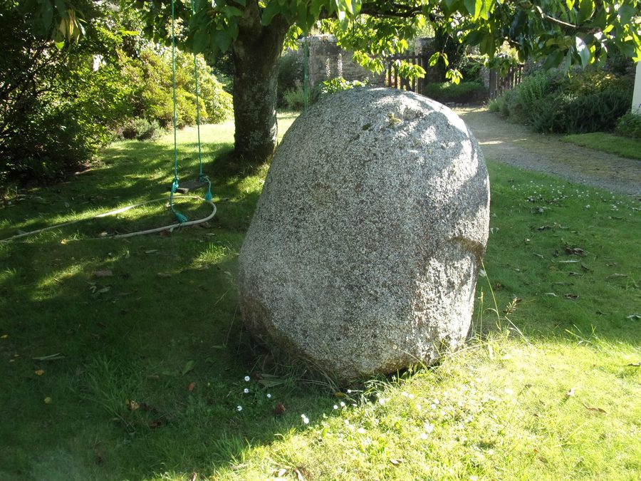 Gallische Stele nahe dem Dorf Kervagat in Querrien im französischen Finistère
