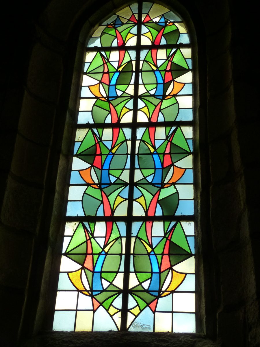 Vitrail dans l'église Saint-Sauveur à Corlay, Côtes-d'Armor