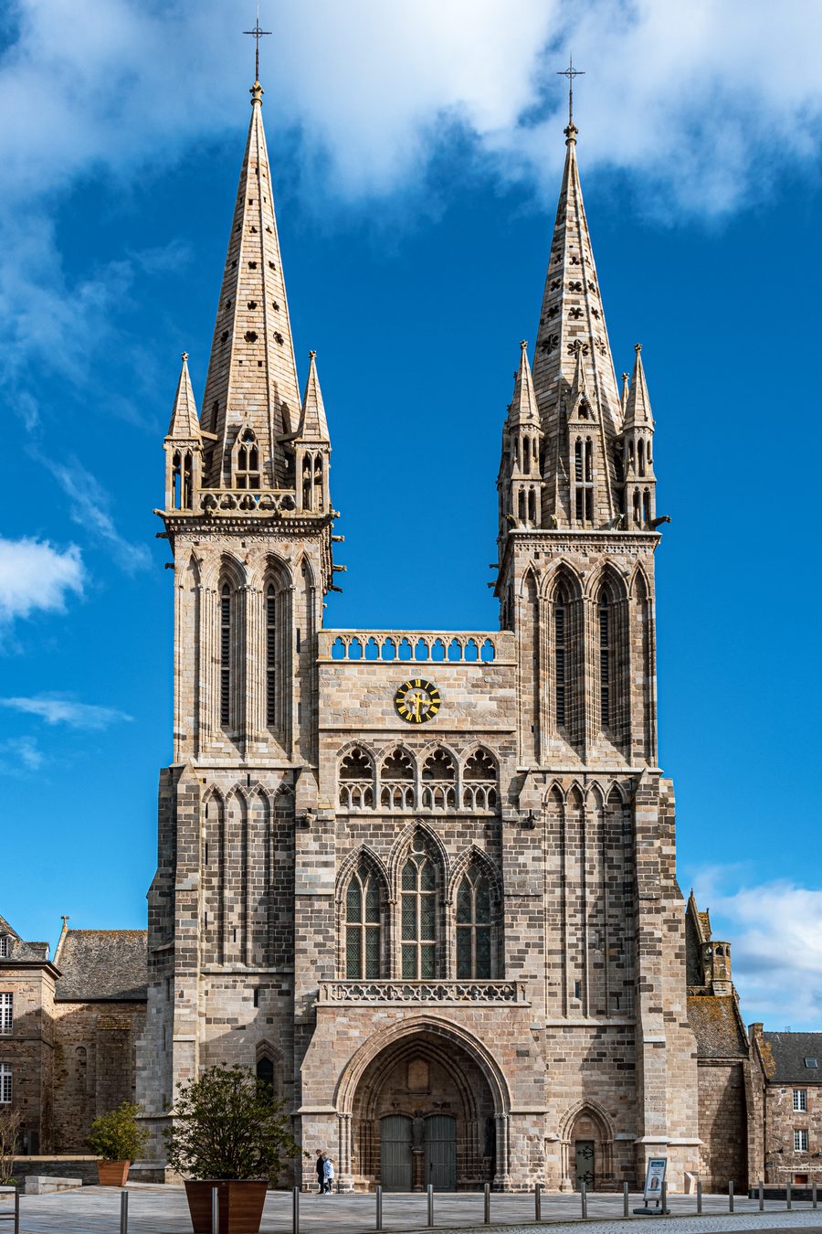 Westfassade der Kathedrale Saint-Paul-Aurélien in Saint-Pol-de-Léon