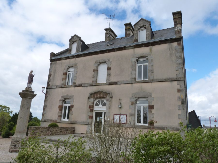 Rathaus von Saint-Rémy-du-Plain im Département Ille-et-Vilaine