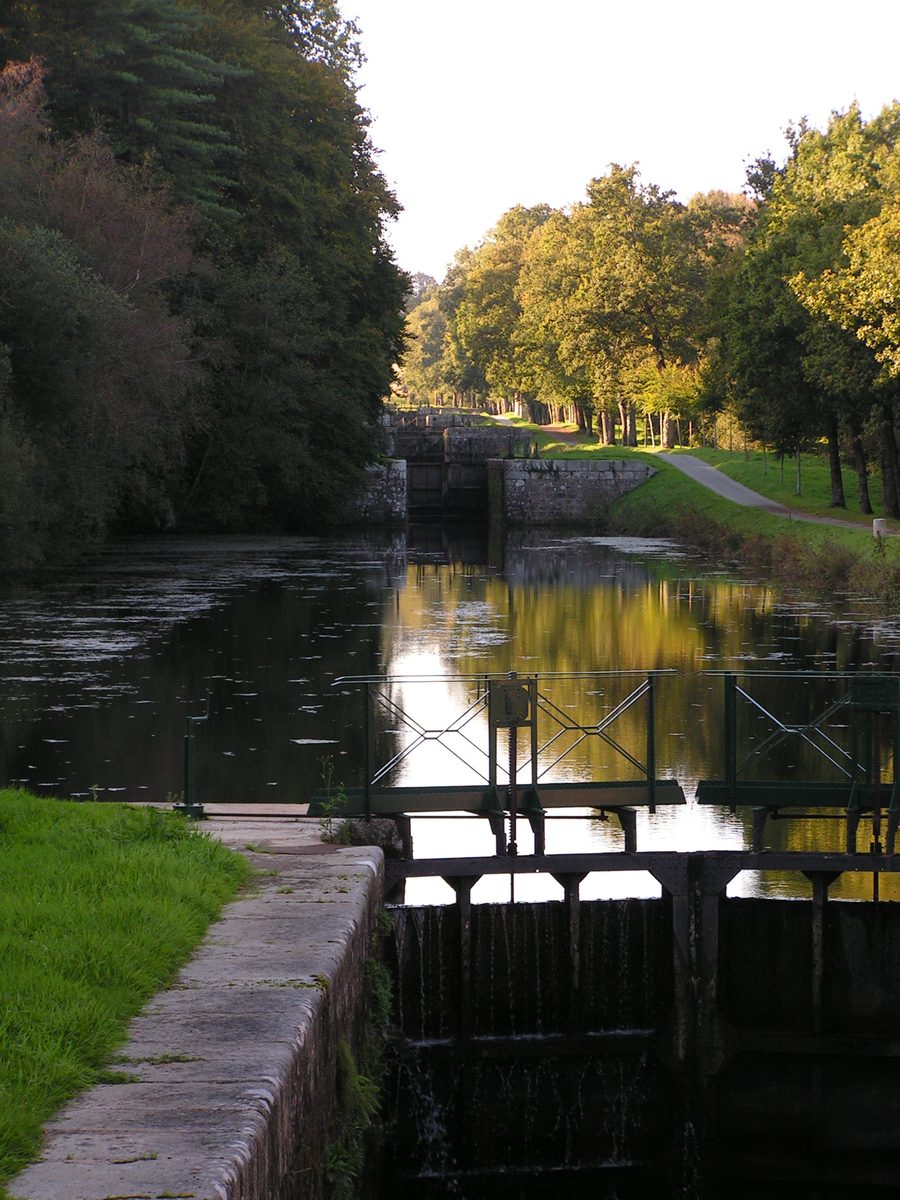 Canal lock at Boju, a town in the Gueltas region of Brittany in France.