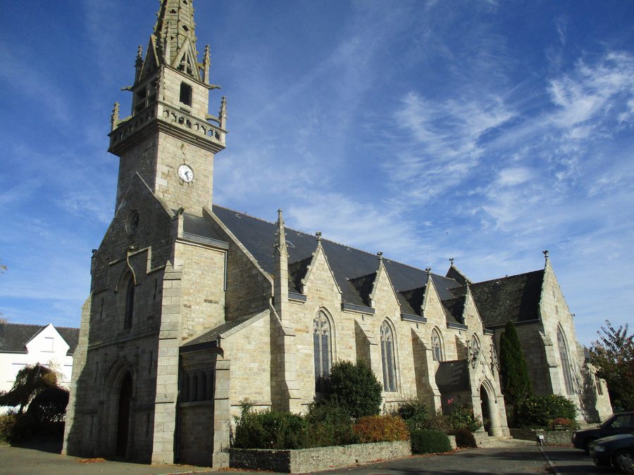 Extérieur de l’église Notre-Dame-de-Pitié de Trébrivan