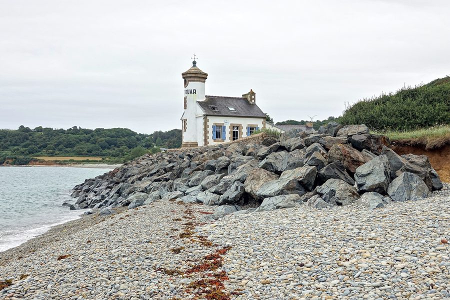 Leuchtturm von Nantouar in Louanneac an der Küste der Bretagne